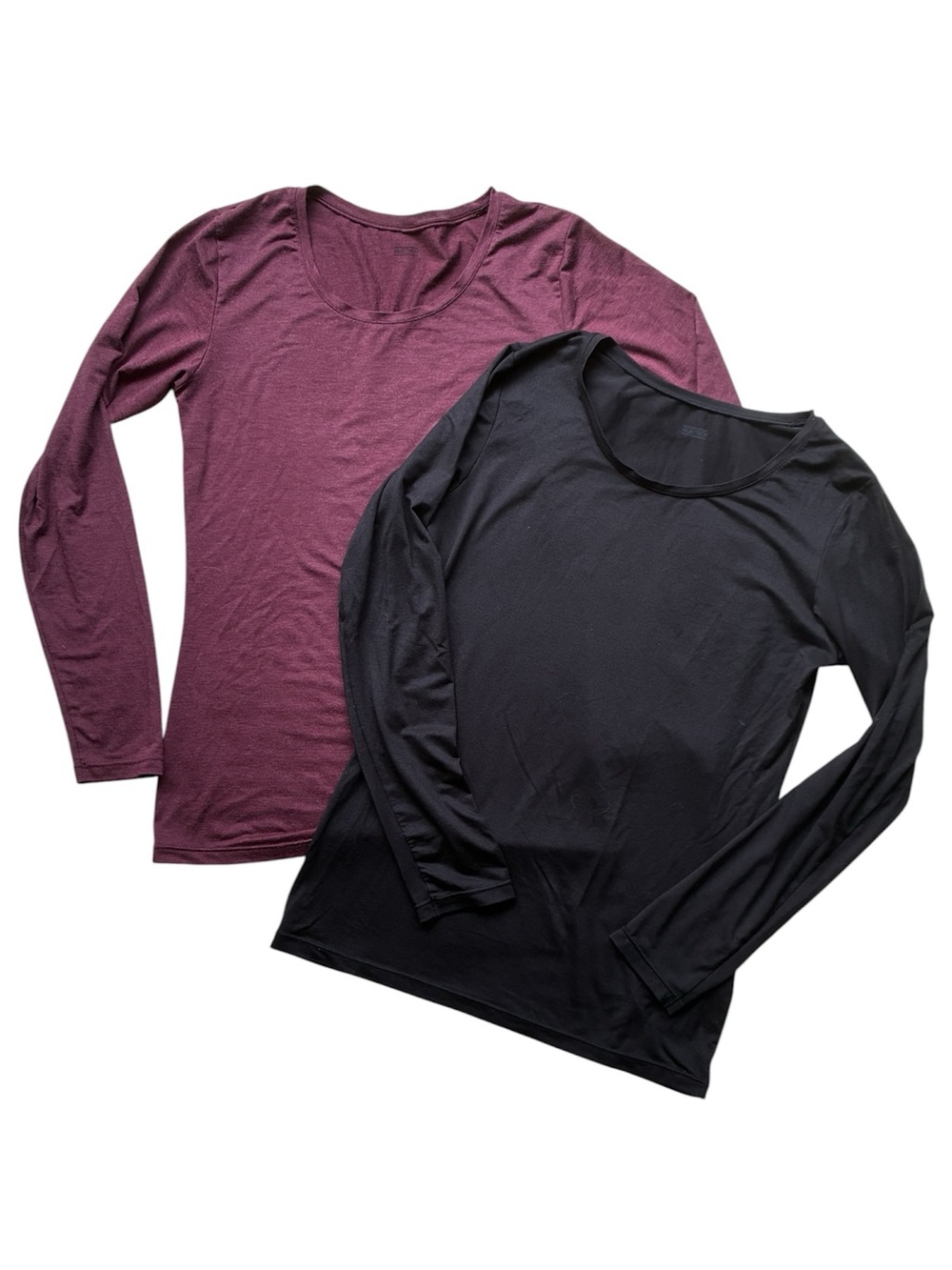 Uniqlo Heattech Women's Set of 2 Black and Burgundy Long Sleeve Tees Size Medium